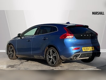 Used Volvo V40 2018 for sale - 76749972: Photo