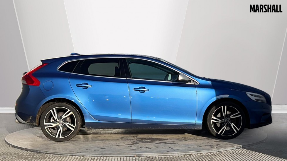 Used Volvo V40 2018 for sale - 76749972: Photo 3