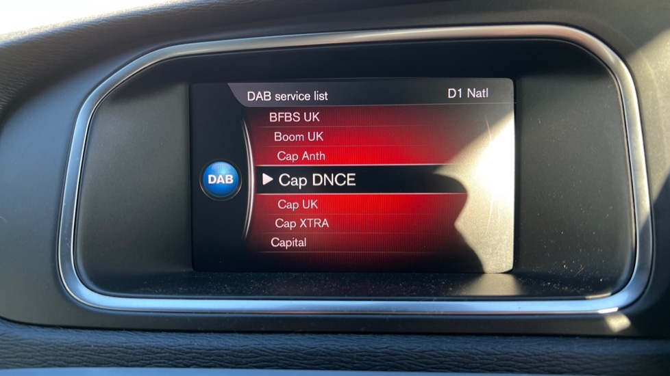 Used Volvo V40 2018 for sale - 76749972: Photo 32