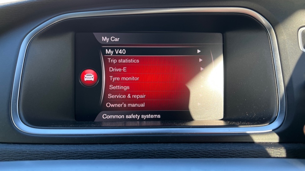 Used Volvo V40 2018 for sale - 76749972: Photo 35