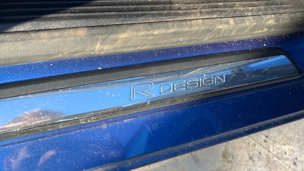 Used Volvo V40 2018 for sale - 76749972: Photo 38