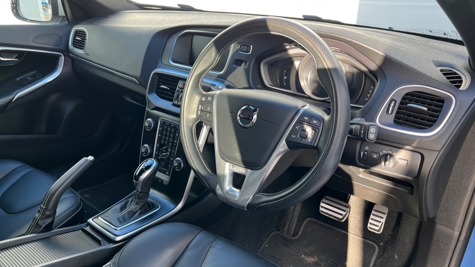 Used Volvo V40 2018 for sale - 76749972: Photo 5