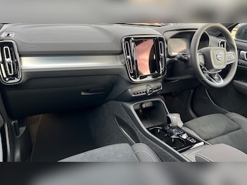 Used Volvo XC40 2025 for sale - 76874572: Photo