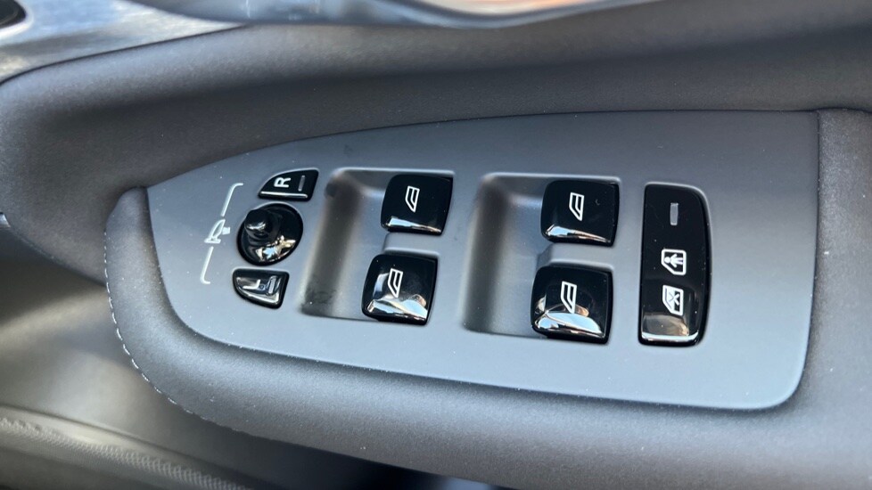 Used Volvo XC90 2025 for sale - 76112474: Photo 30