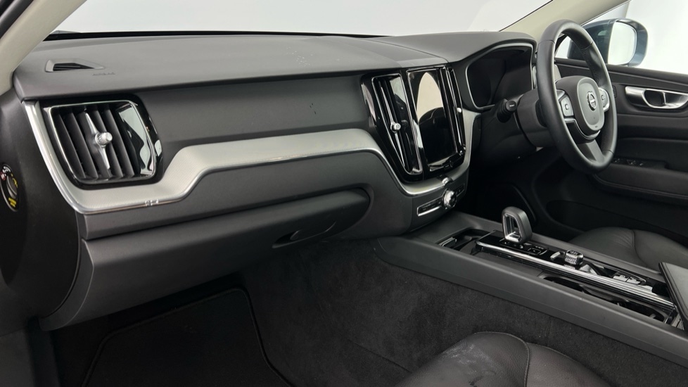 Used Volvo XC60 2023 for sale - 76533688: Photo 6