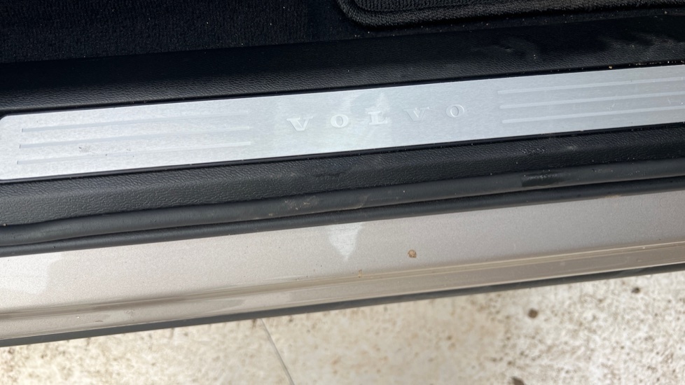 Used Volvo XC60 2024 for sale - 76966792: Photo 39