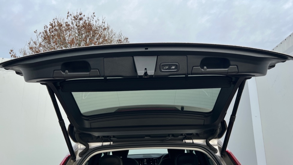 Used Volvo XC60 2024 for sale - 76966792: Photo 41