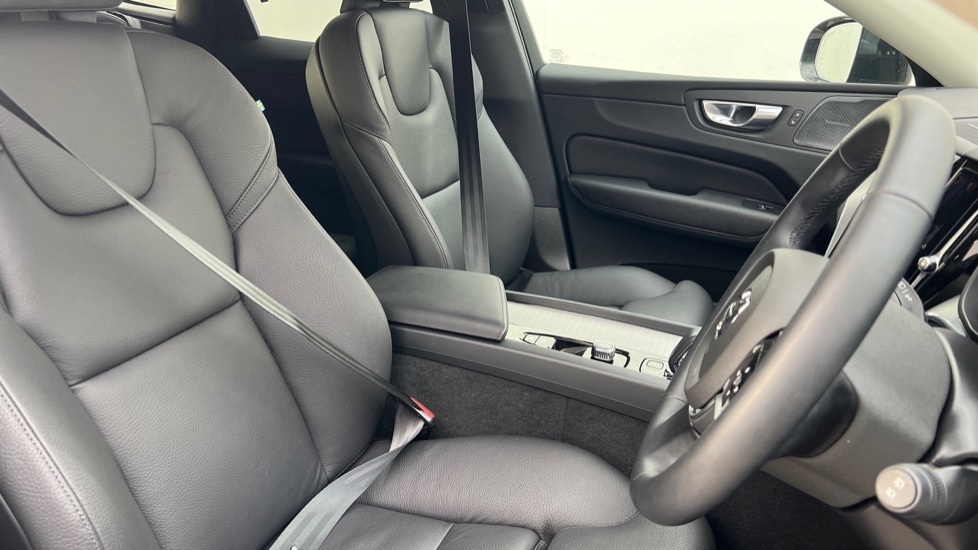 Used Volvo XC60 2024 for sale - 76966792: Photo 9