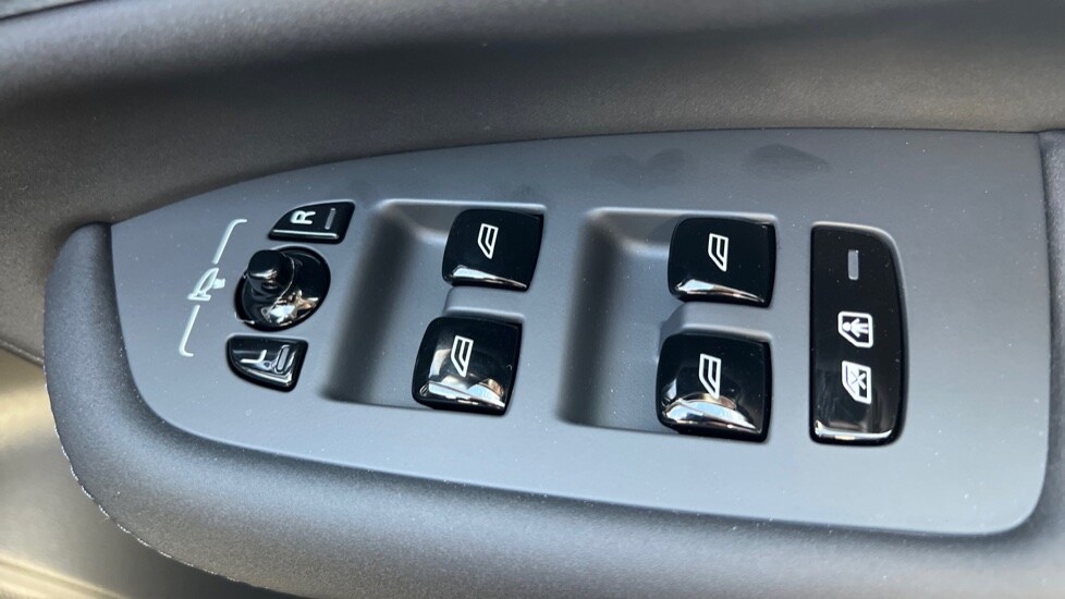 Used Volvo XC90 2025 for sale - 76112337: Photo 30