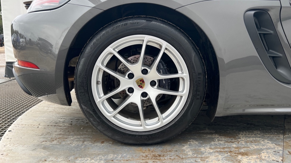 Used Porsche Cayman 2021 for sale - 76868986: Photo 18