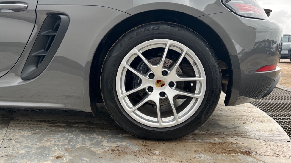 Used Porsche Cayman 2021 for sale - 76868986: Photo 19