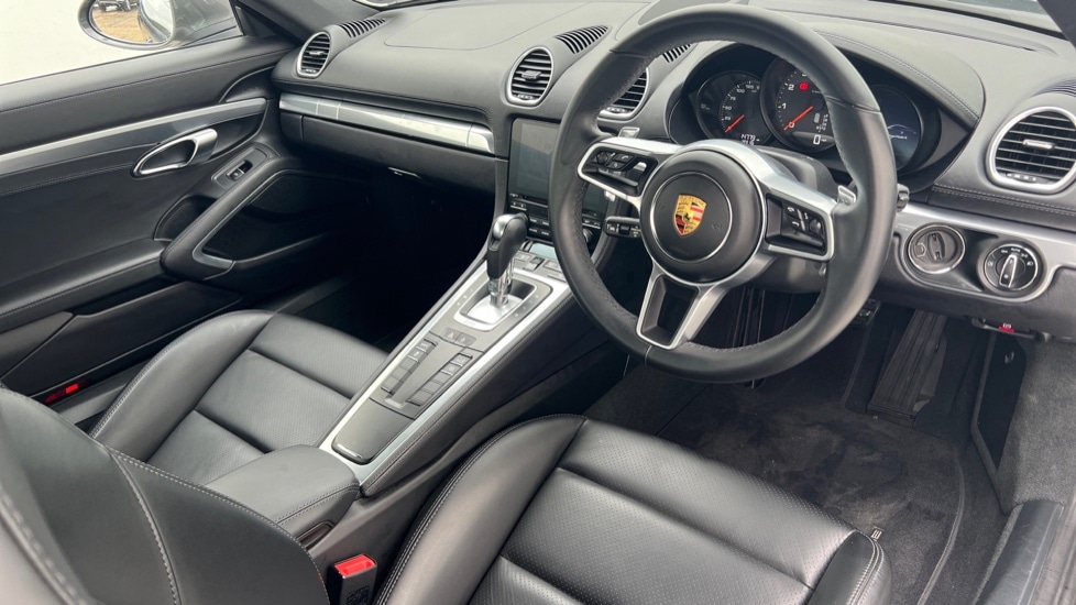 Used Porsche Cayman 2021 for sale - 76868986: Photo 9