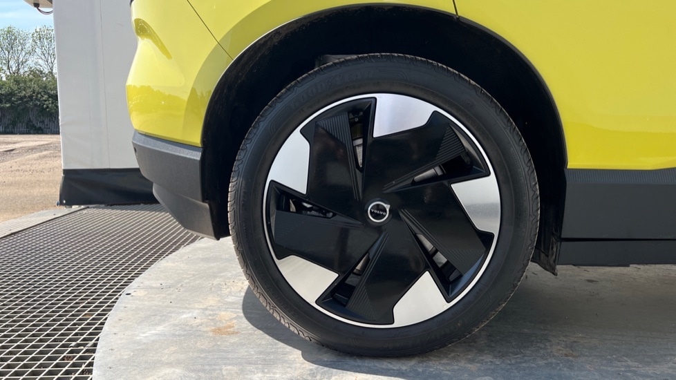 Used Volvo EX30 2025 for sale - 76868281: Photo 16