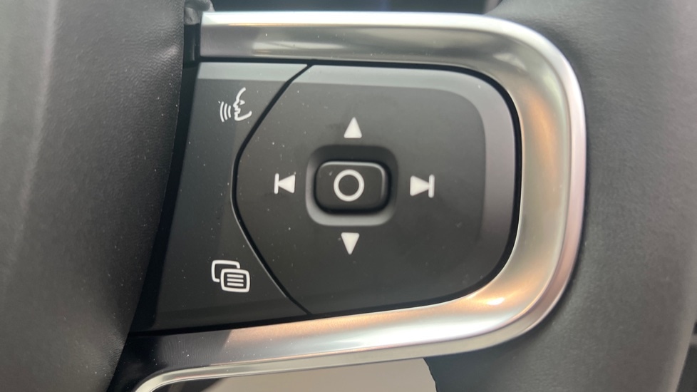 Used Volvo XC40 2025 for sale - 76871741: Photo 19