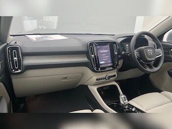 Used Volvo XC40 2025 for sale - 76871741: Photo