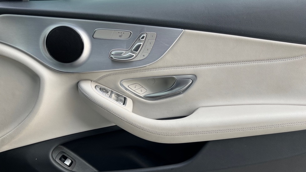 Used Mercedes-Benz C Class 2016 for sale - 76933278: Photo 30