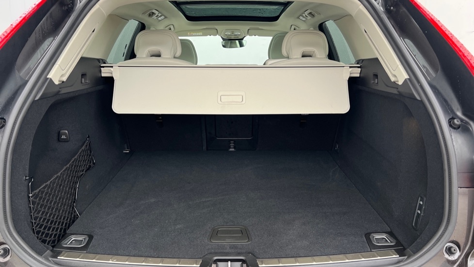 Used Volvo XC60 2025 for sale - 76874681: Photo 17