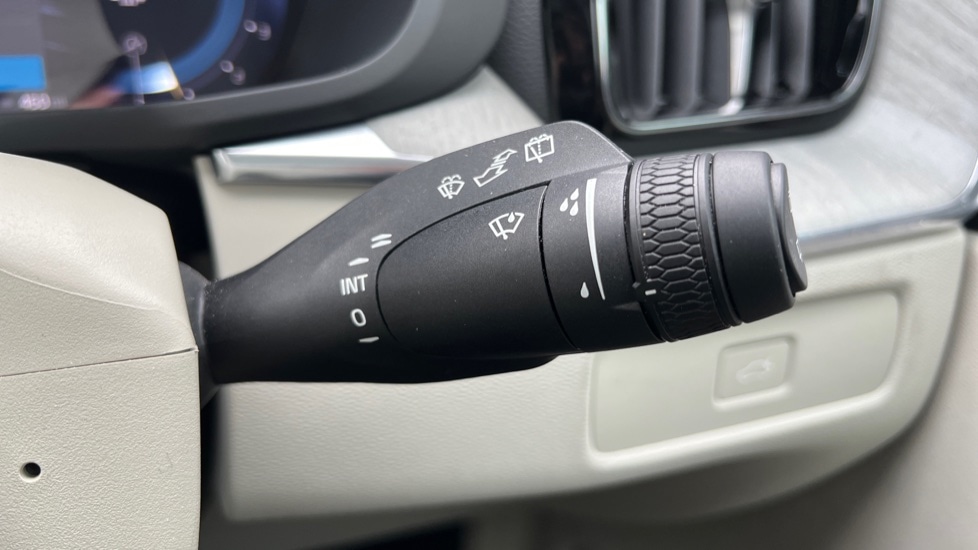 Used Volvo XC60 2025 for sale - 76874681: Photo 29