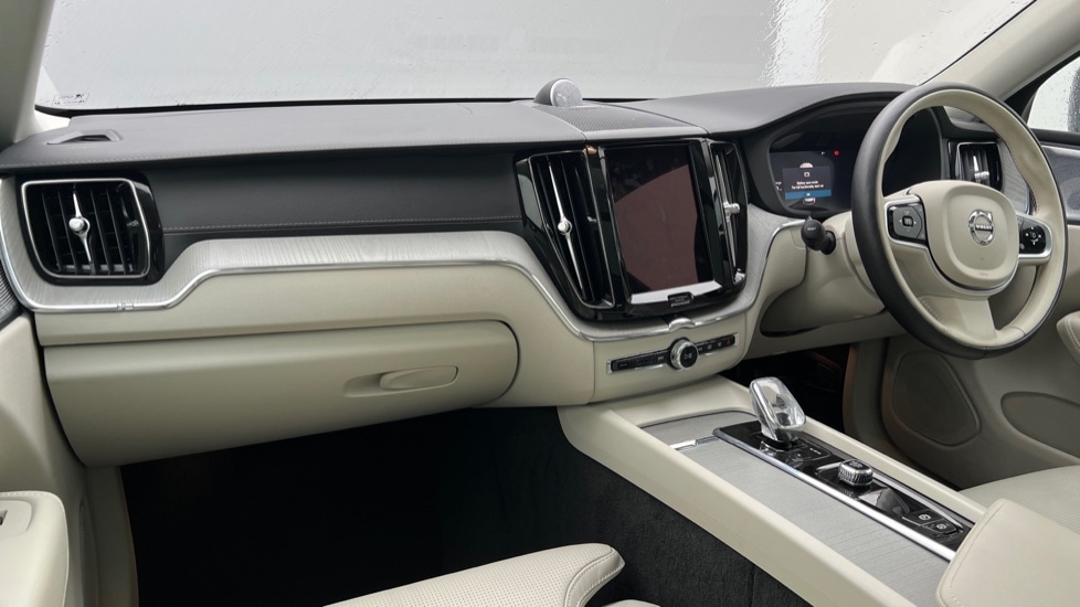 Used Volvo XC60 2025 for sale - 76874681: Photo 4