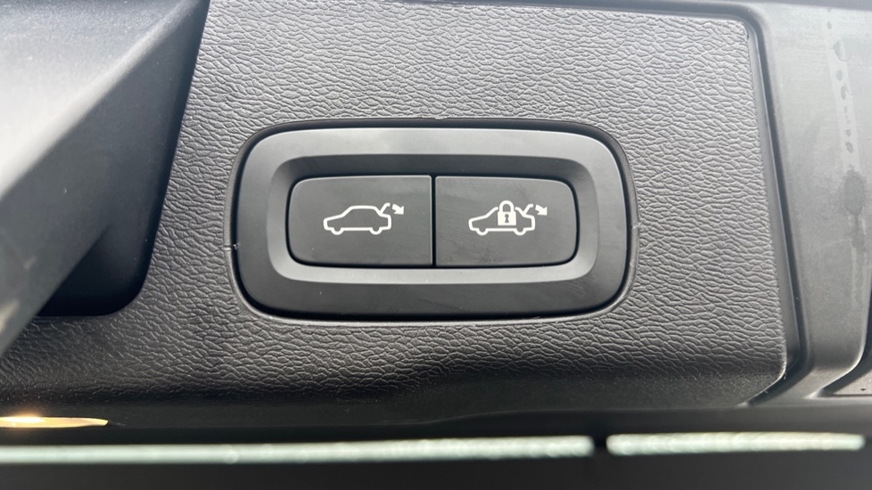 Used Volvo XC60 2025 for sale - 76874681: Photo 45