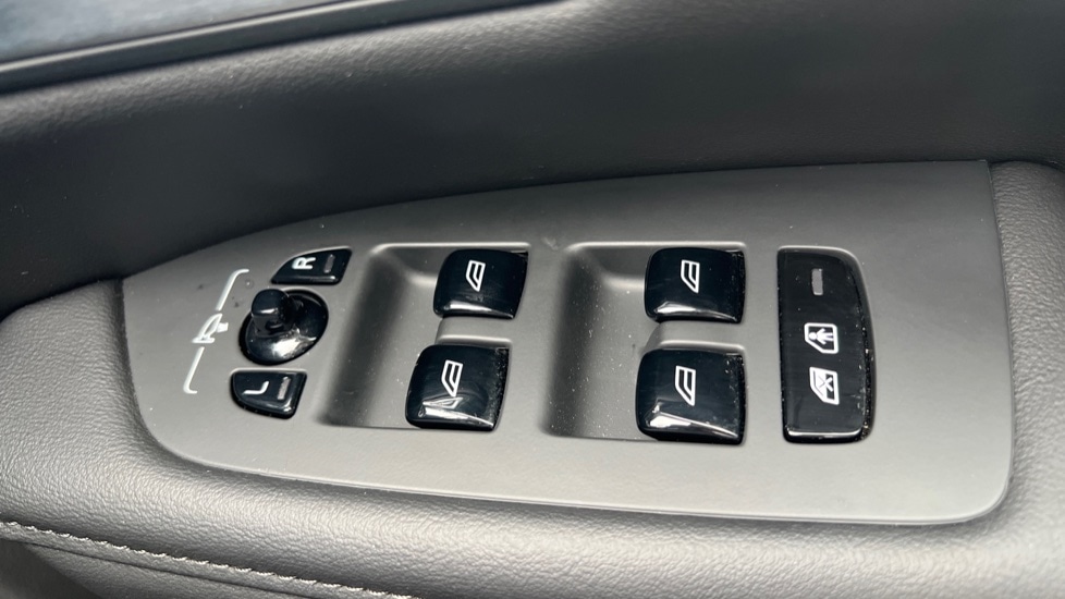 Used Volvo V90 2024 for sale - 76871270: Photo 30