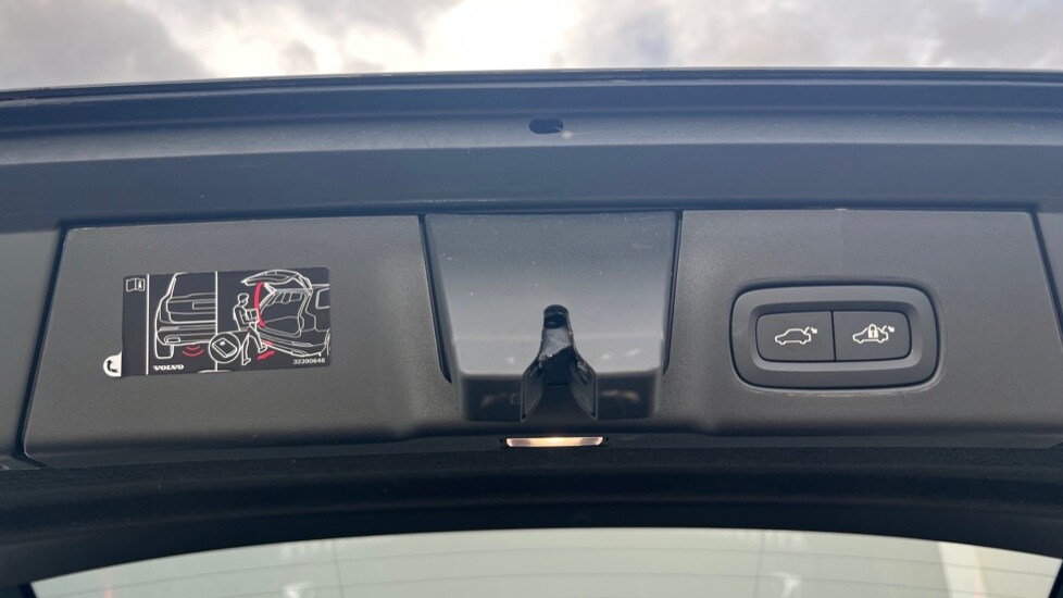 Used Volvo V90 2024 for sale - 76871270: Photo 46