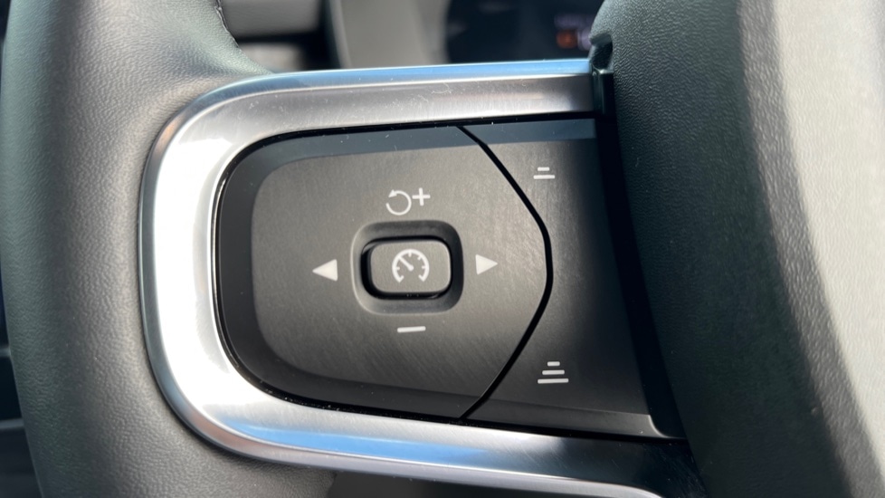 Used Volvo XC40 2025 for sale - 76623424: Photo 18