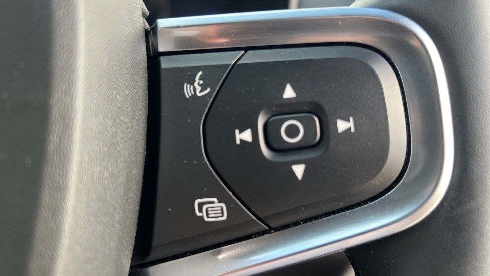 Used Volvo XC40 2025 for sale - 76623424: Photo 19