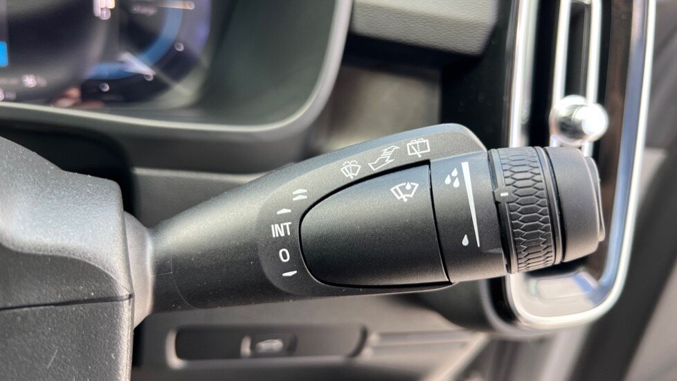 Used Volvo XC40 2025 for sale - 76623424: Photo 28