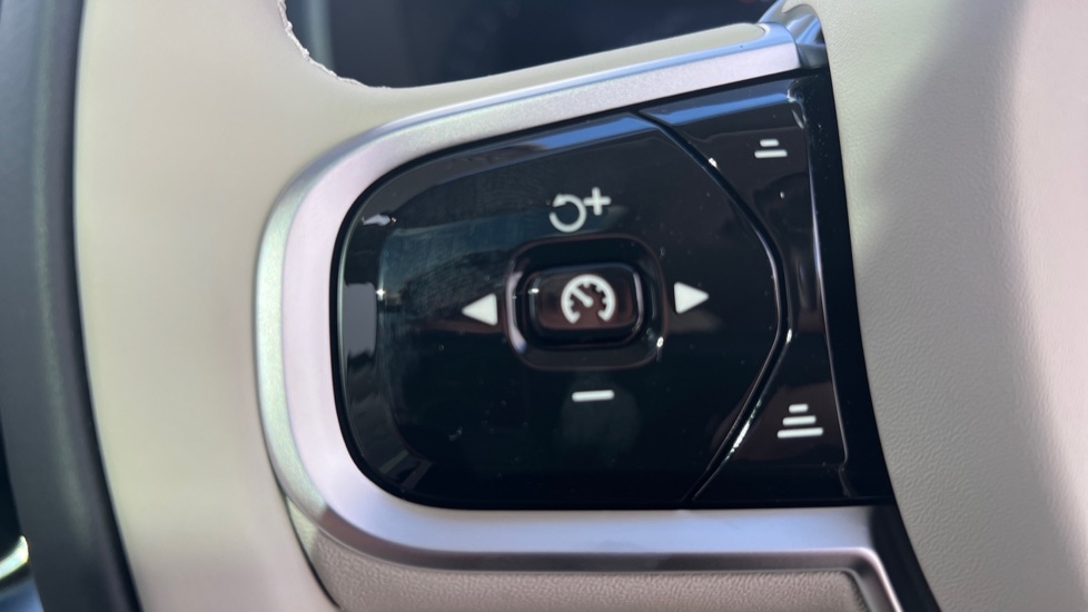 Used Volvo XC90 2025 for sale - 76871648: Photo 18