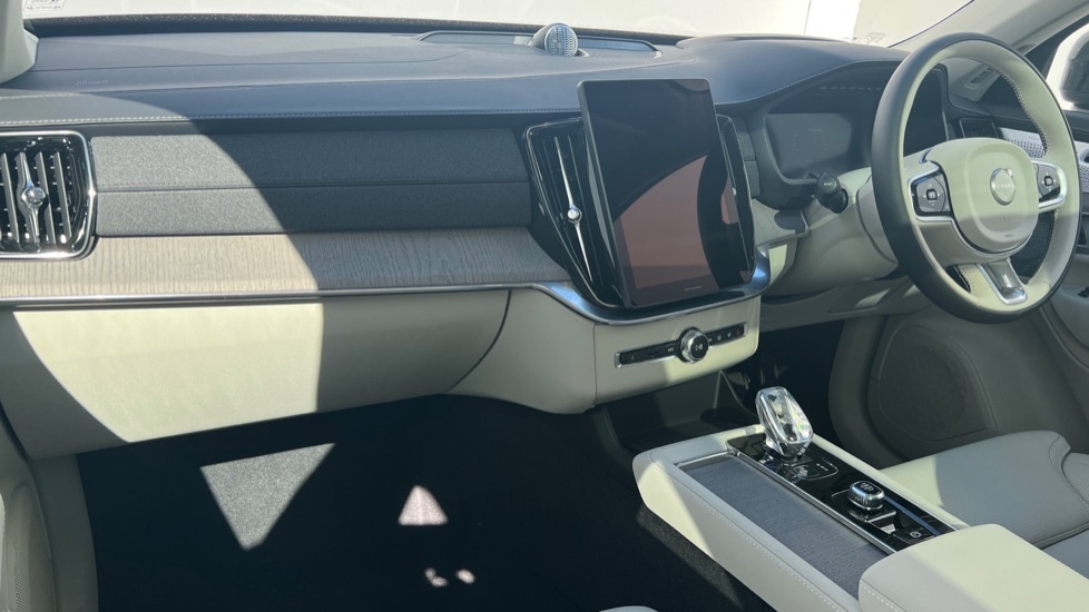 Used Volvo XC90 2025 for sale - 76871648: Photo 4