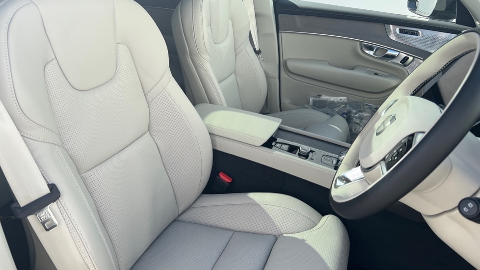 Used Volvo XC90 2025 for sale - 76871648: Photo 9
