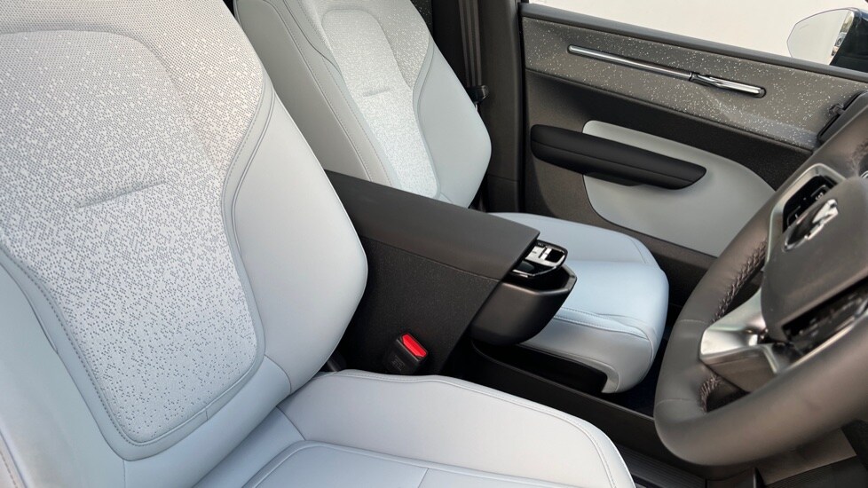 Used Volvo EX30 2025 for sale - 76350973: Photo 9