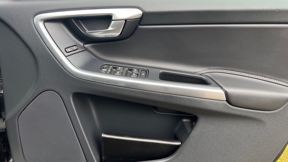 Used Volvo XC60 2015 for sale - 77063314: Photo 15