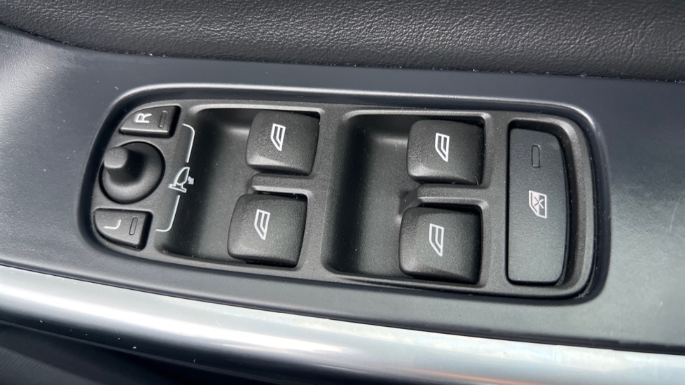 Used Volvo XC60 2015 for sale - 77063314: Photo 30