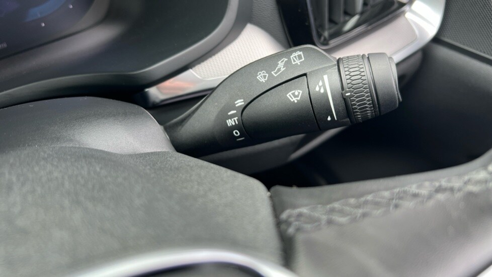 Used Volvo V60 2025 for sale - 76458911: Photo 30