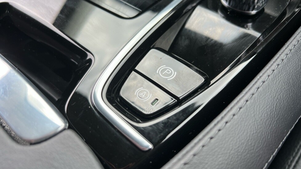 Used Volvo V60 2025 for sale - 76458911: Photo 70