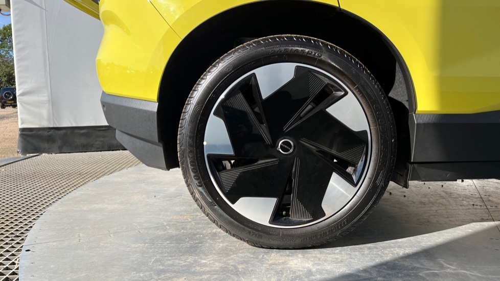 Used Volvo EX30 2025 for sale - 76871869: Photo 16