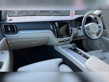 Used Volvo V60 2025 for sale - 76948401: Photo