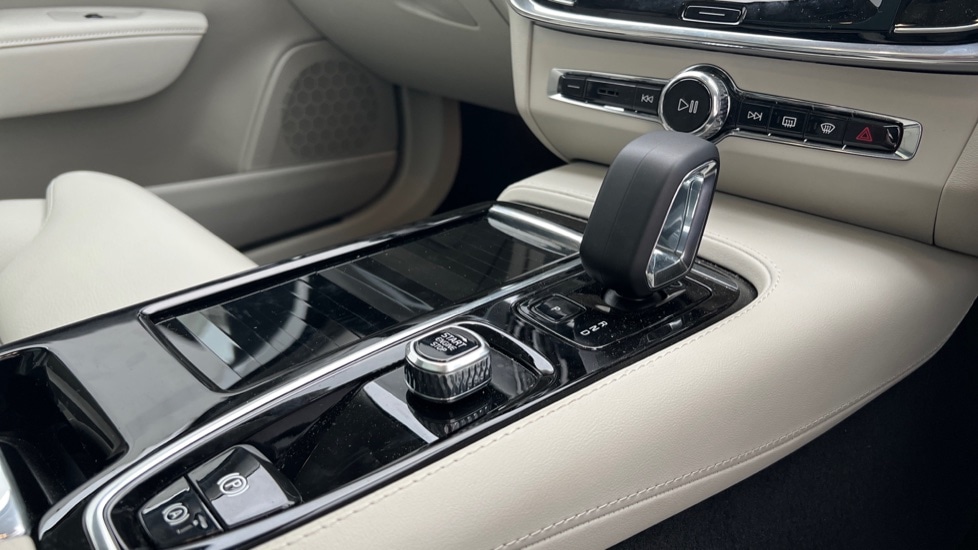 Used Volvo V90 2025 for sale - 76871860: Photo 14