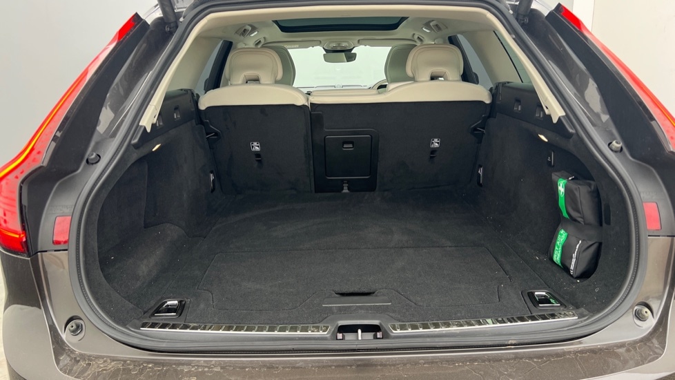 Used Volvo V90 2025 for sale - 76871860: Photo 17