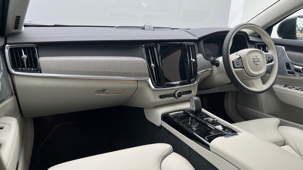 Used Volvo V90 2025 for sale - 76871860: Photo 4