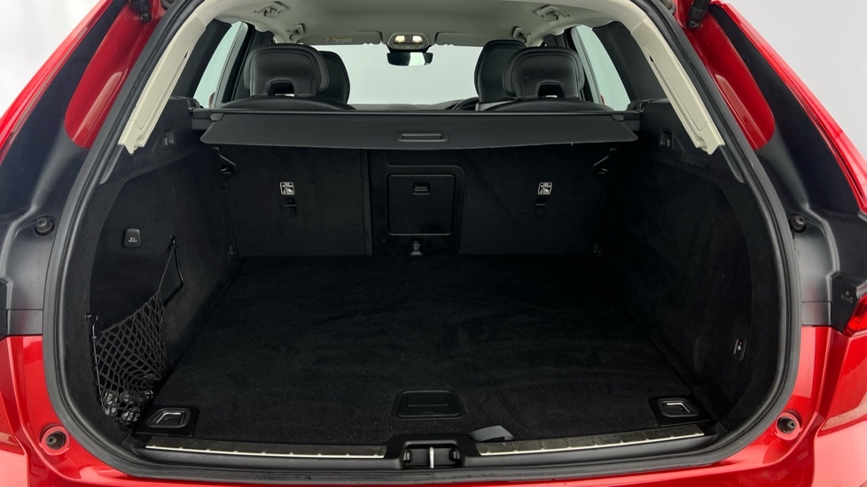 Used Volvo XC60 2021 for sale - 76540132: Photo 5