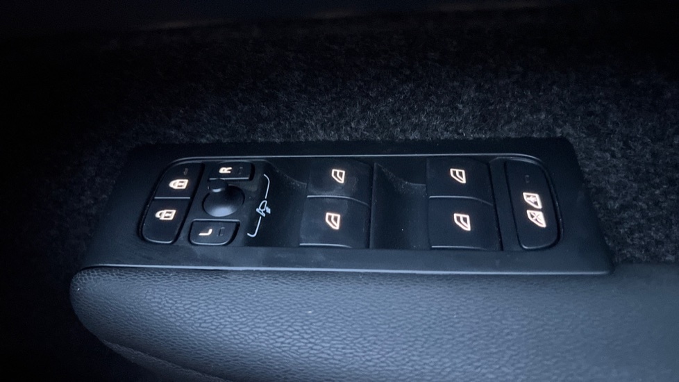 Used Volvo XC40 2025 for sale - 76874328: Photo 30