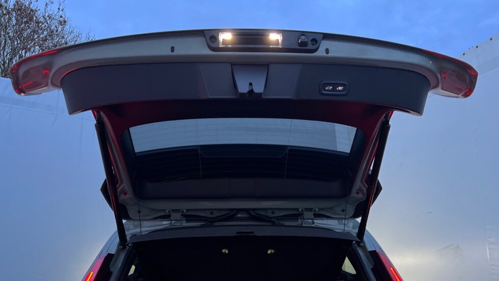 Used Volvo XC40 2025 for sale - 76874328: Photo 42