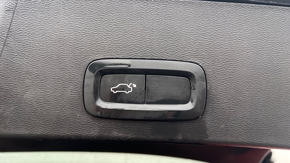 Used Volvo XC40 2021 for sale - 77067875: Photo 45