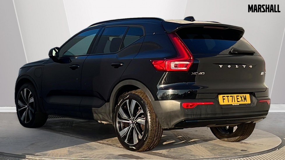 Used Volvo XC40 2022 for sale - 76874074: Photo 2