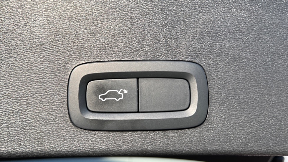 Used Volvo XC40 2022 for sale - 76874074: Photo 44