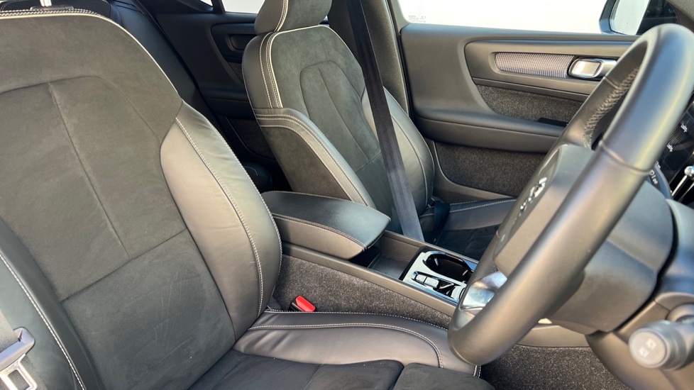 Used Volvo XC40 2022 for sale - 76874074: Photo 9