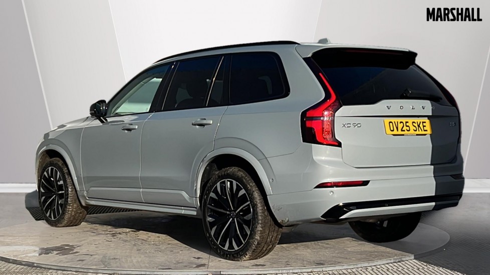 Used Volvo XC90 2025 for sale - 76872735: Photo 2